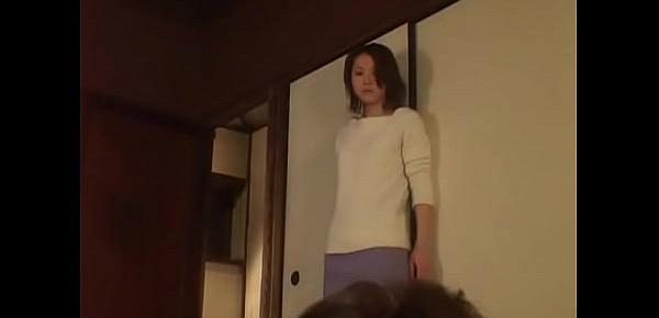  Japanese Mom Caught d4ughter fuck boyfriend